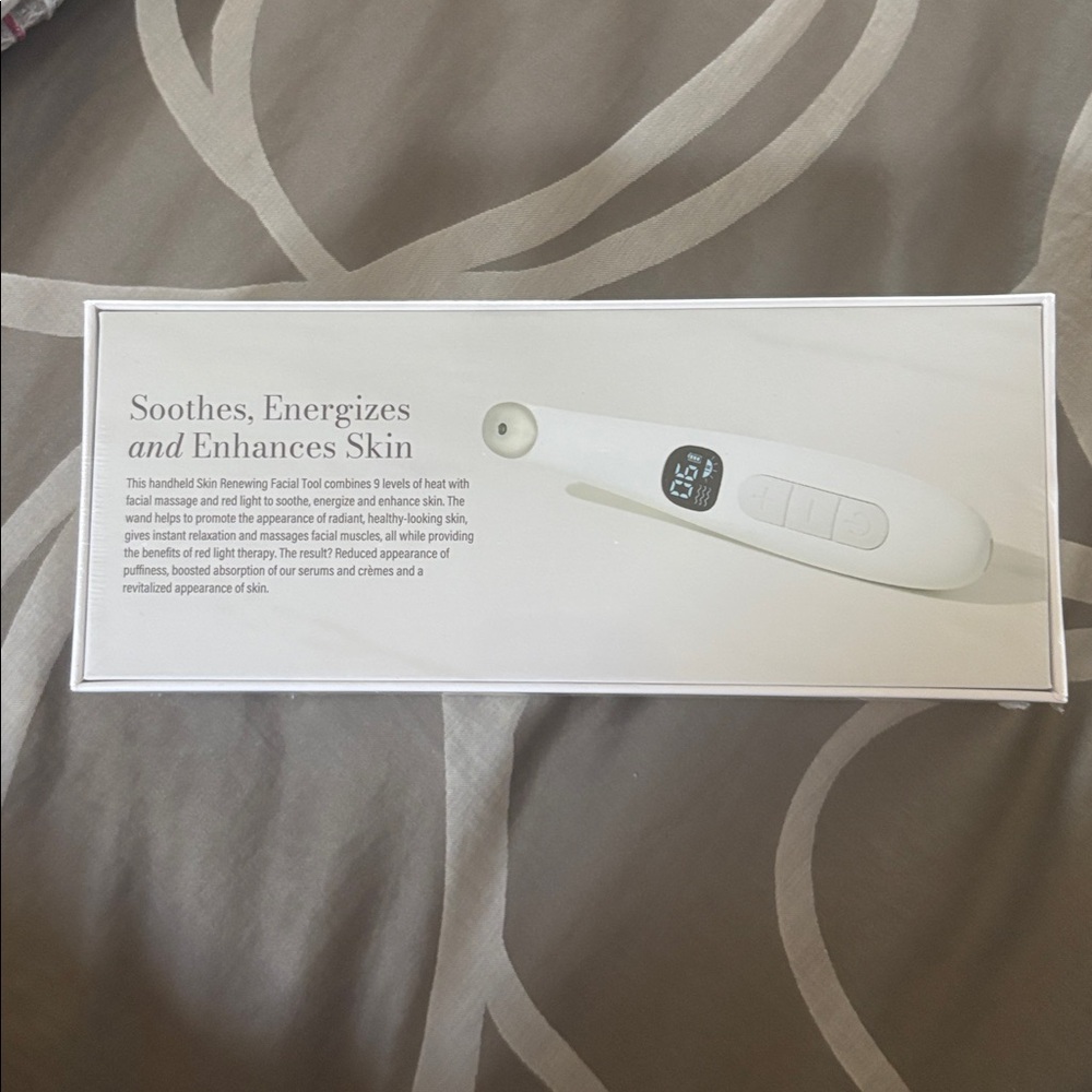 Meaningful Beauty by Cindy Crawford: skin renewal facial tool- NWOT. Never open - Picture 2 of 5